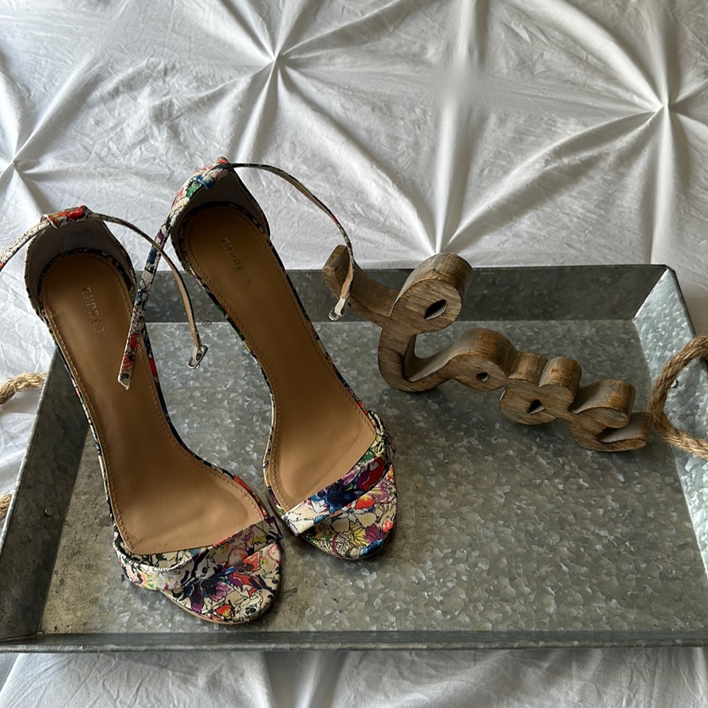 Express Flower Print Heeled Sandal
